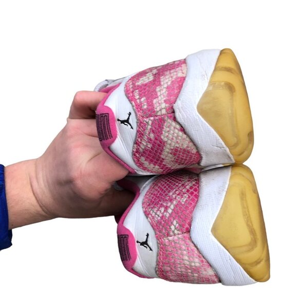 Rare 2019 Air Jordan 11 Retro Low Pink Snakeskin Size 8.5 - Picture 16 of 16